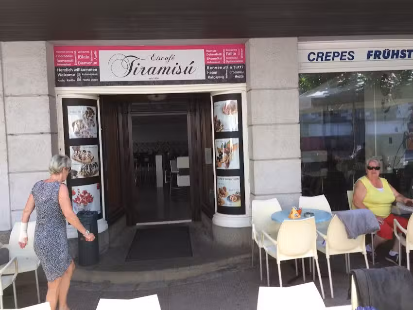 eiscaf&eacute; tiramisu