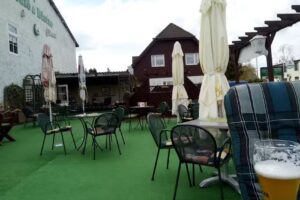 Eiscaf&eacute; und Bistro Elbenau