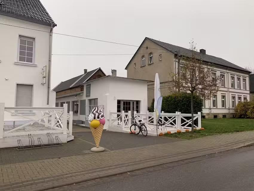 Eisdiele &ndash; Langenweddingen