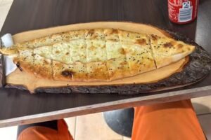 Ela’s Döner Pizza