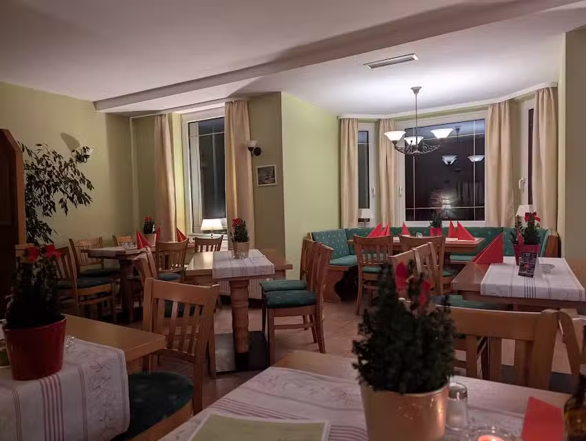 Ela&rsquo;s Restaurant
