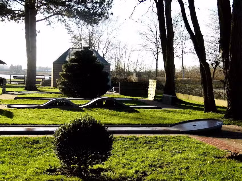 Elbe Eis & Minigolf Familie Herzog