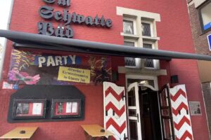 Em Schwatte P&auml;d / Neuss