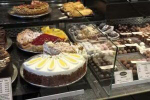 Emscafe und B&auml;ckerei M&ouml;nnig