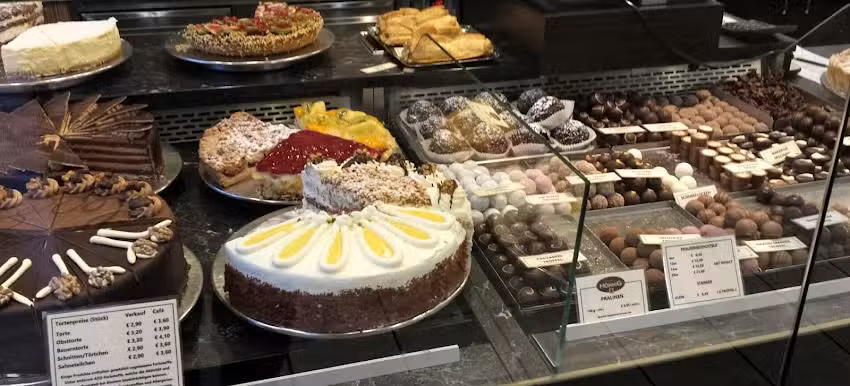 Emscafe und B&auml;ckerei M&ouml;nnig