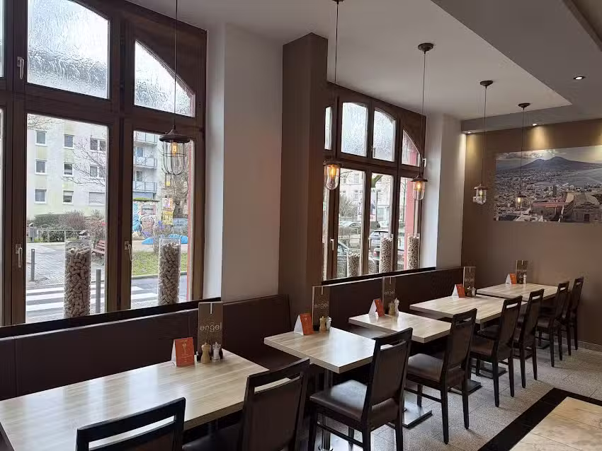Engel Pizza und Pasta aus dem Holzofen