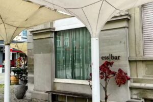 ess/bar