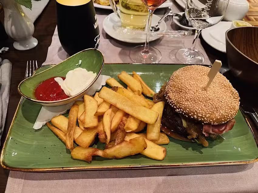 Ferdinand Restaurant | Caf&eacute;