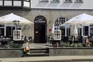 Fine & More Restaurant by Florian