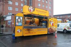 Firma Gaumenschmaus Hähnchen Grillwagen