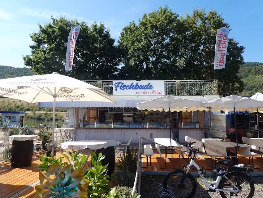 Fischbude an der Mosel