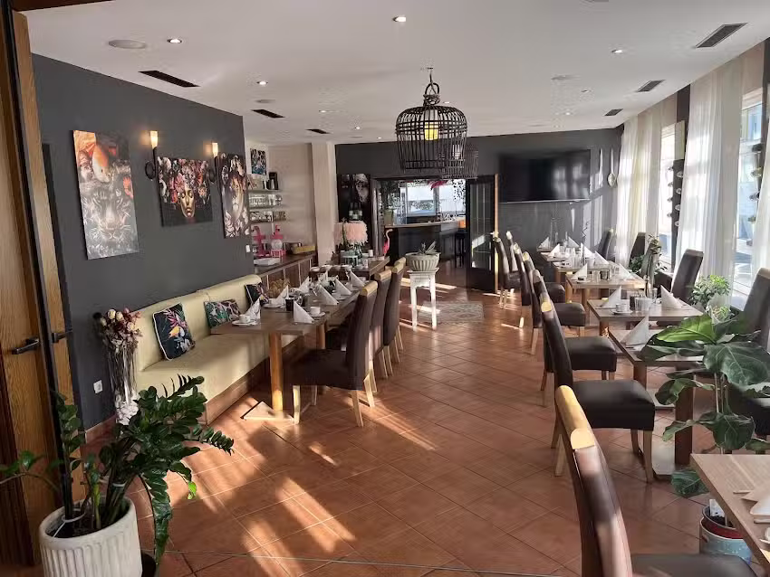 Flamingos Restaurant