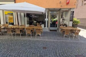 Floras Bistro Cafe Bar