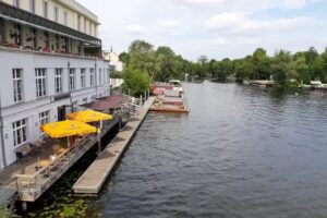 Fontane Lounge mit Kajakverleih