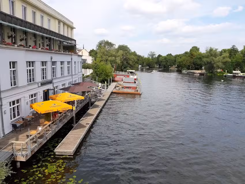 Fontane Lounge mit Kajakverleih