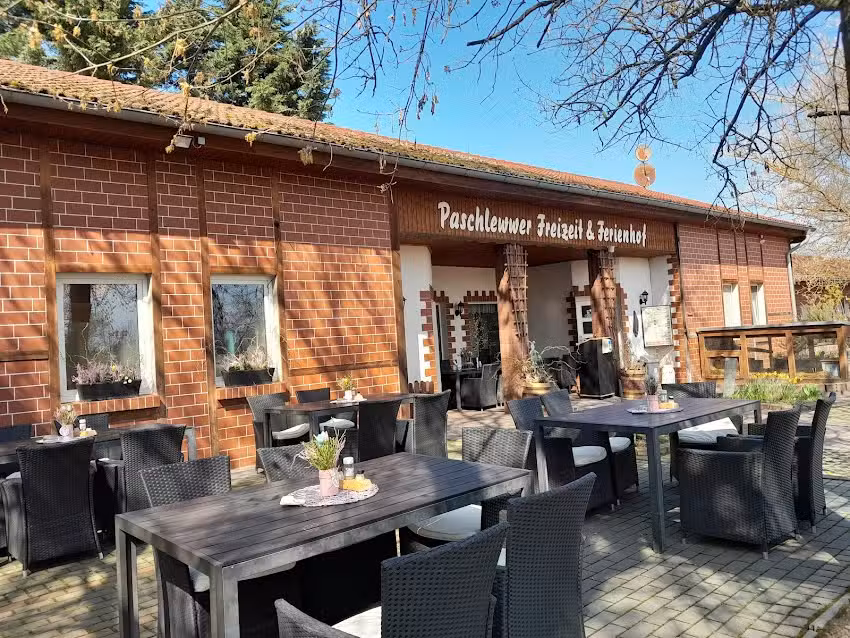 Forellenhof &bdquo;Paschlewwer Freizeit- & Ferienhof&ldquo;