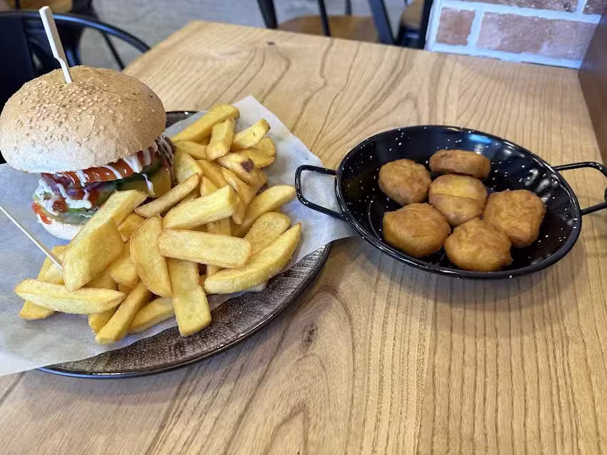 Four Brothers Burger | Smash flame grilled Burgers