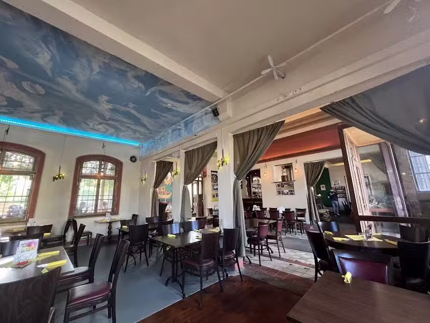 Frank&rsquo;s Burger-Licious BBQ