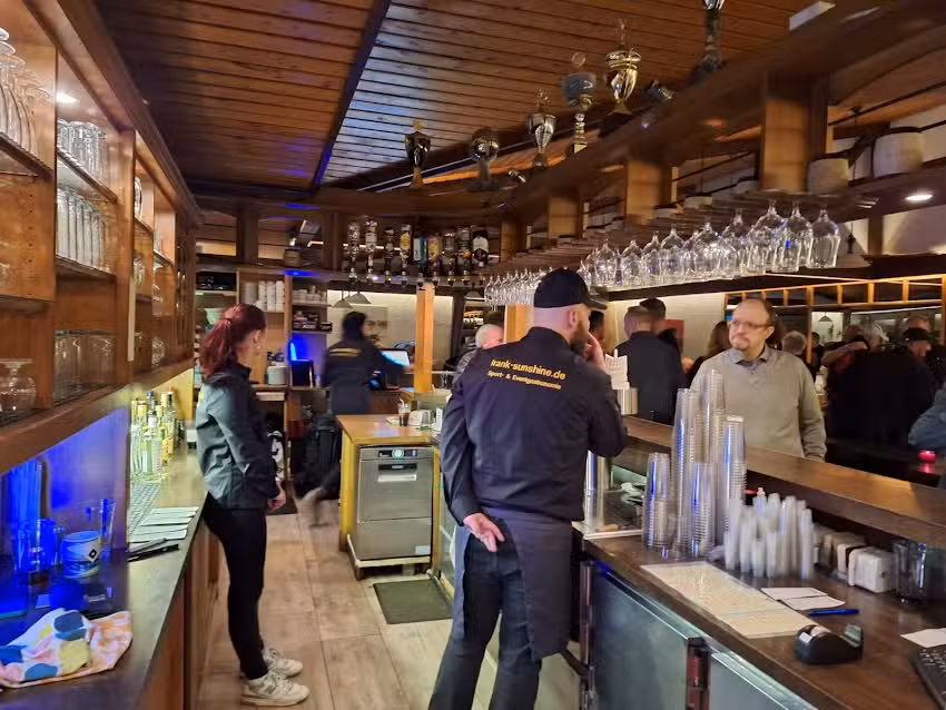 Frank’s Sunshine-Lounge