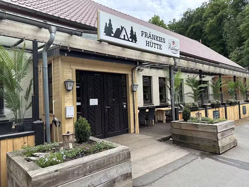 Fr&auml;nkis H&uuml;tte im Haxtergrund