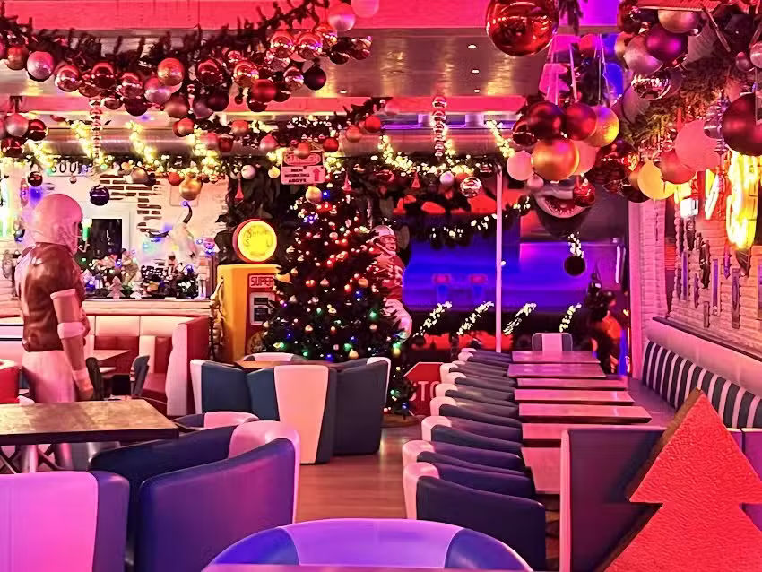 Freeway Restaurant Bar & Rooftop