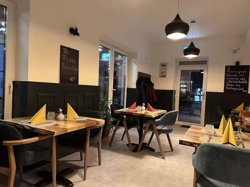 Friends Bar Restaurant Grand Hotel