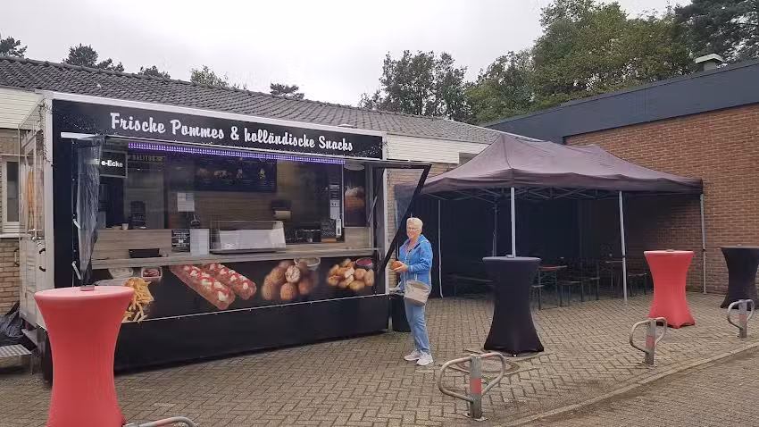 Frische Pommes & holl&auml;ndische Snacks (Imbiss)
