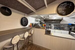 FRITZ &ndash; Am Bahnhof