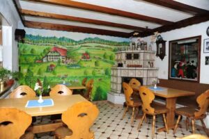 Funi&rsquo;s Vesperstube