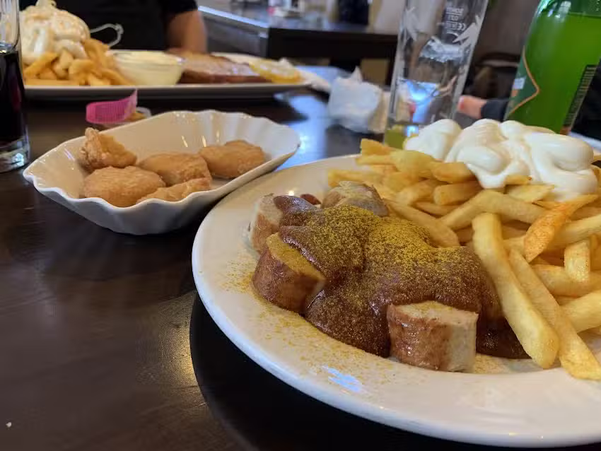 Futterluke am Brunnen