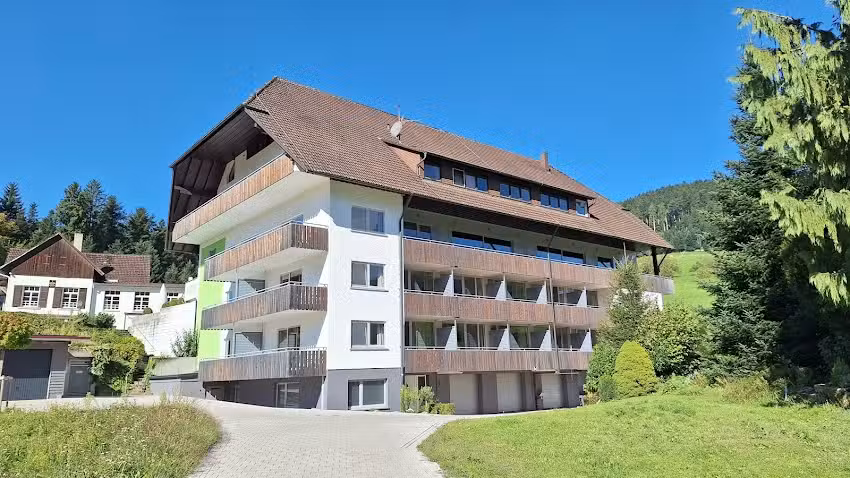 Fuxxbau &ndash; Wirtschaft & Hotel