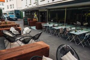 Garden Bar