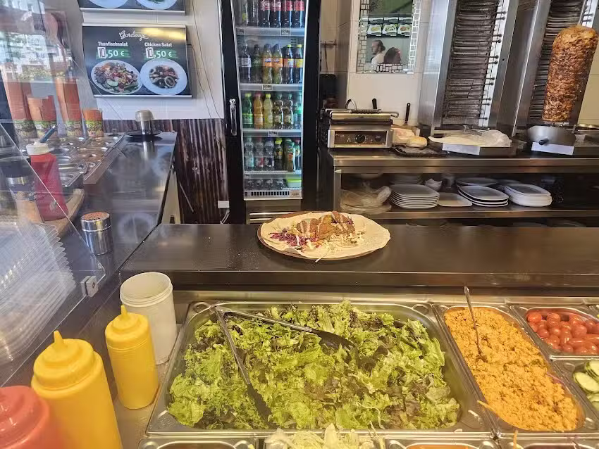Gardenya Salateria & Grill