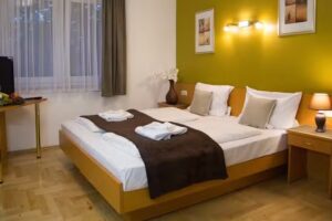 Garni Hotel R&ouml;delheimer Hof &ndash; Eschborn