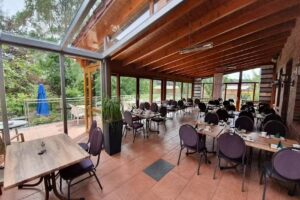 Gartencaf&eacute; D&uuml;sediekerb&auml;umer