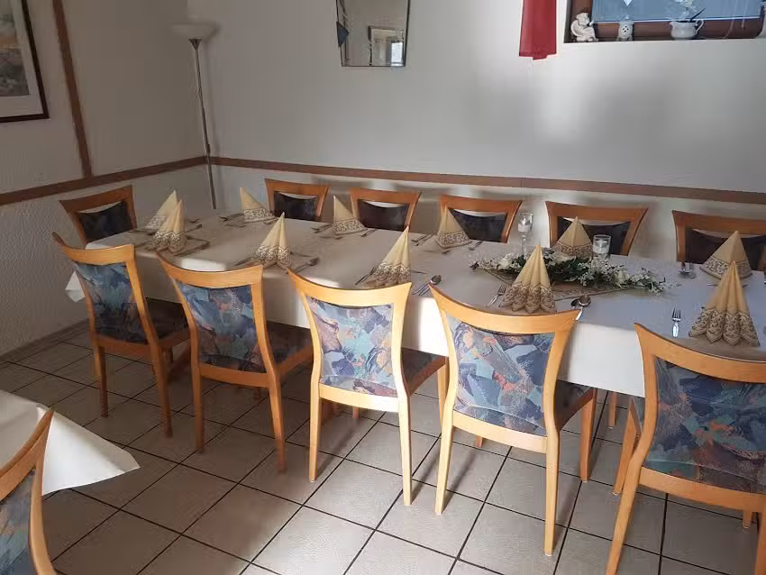 Gasthaus Lindeneck und Getr&auml;nkehandel