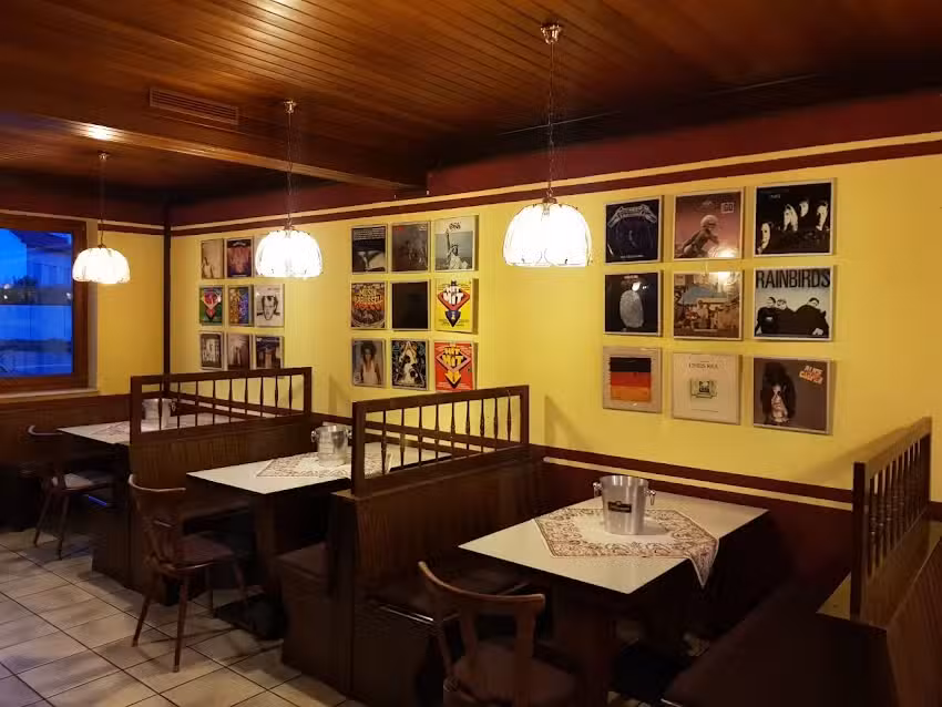 Gasthaus &bdquo;Zu den drei Rosen&ldquo;