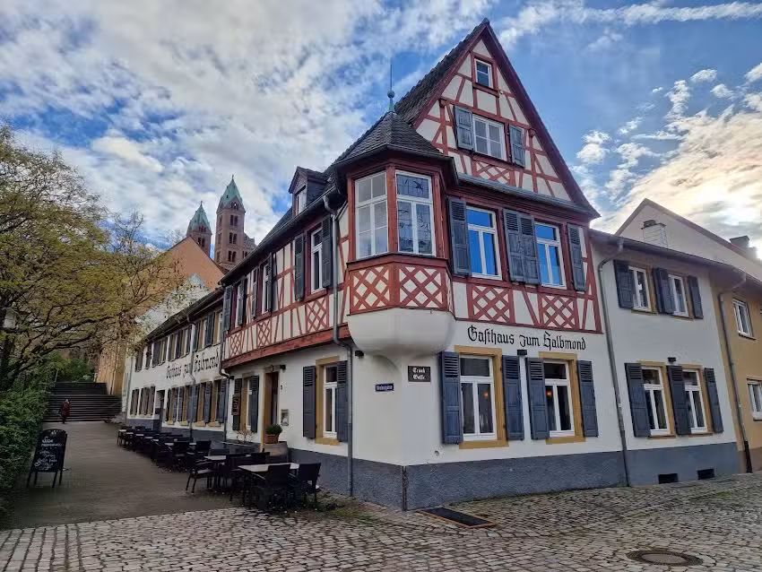 Gasthaus zum Halbmond