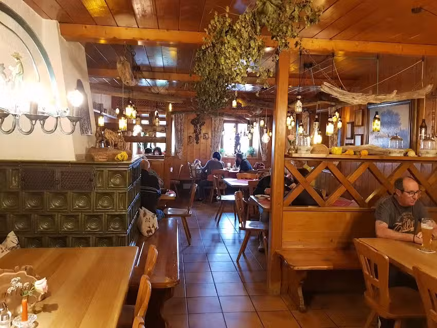 Gasthof Hinterwirt mit Biergarten