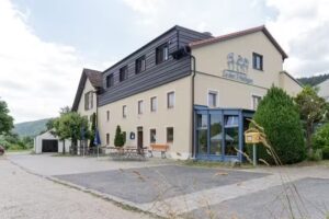 Gasthof &bdquo;Zu den drei Heiligen&ldquo;