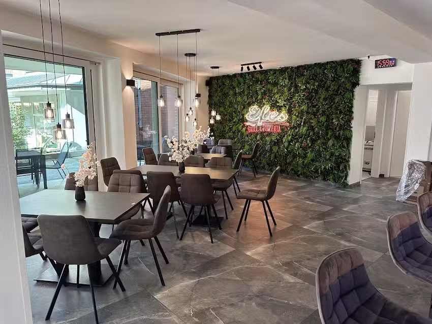 Gastronomie, Efes Grill & Pizzeria