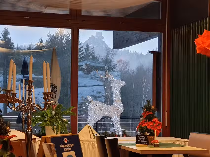 Gastronomie H&uuml;ttel im Restaurant und Caf&eacute; Gaisweiher