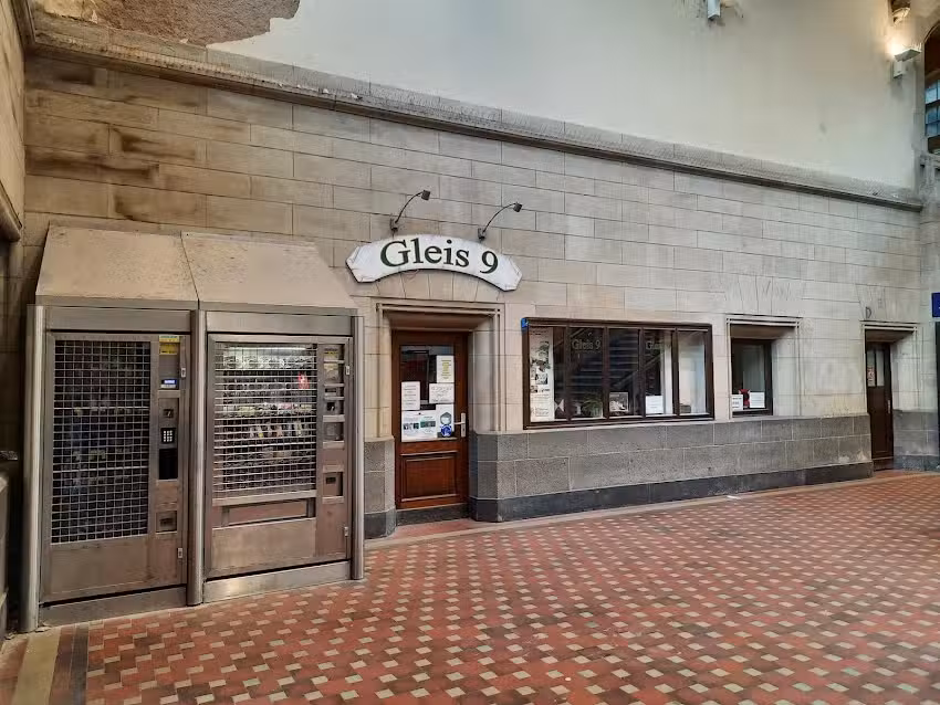 Gastst&auml;tte Gleis 9 Luggage storage