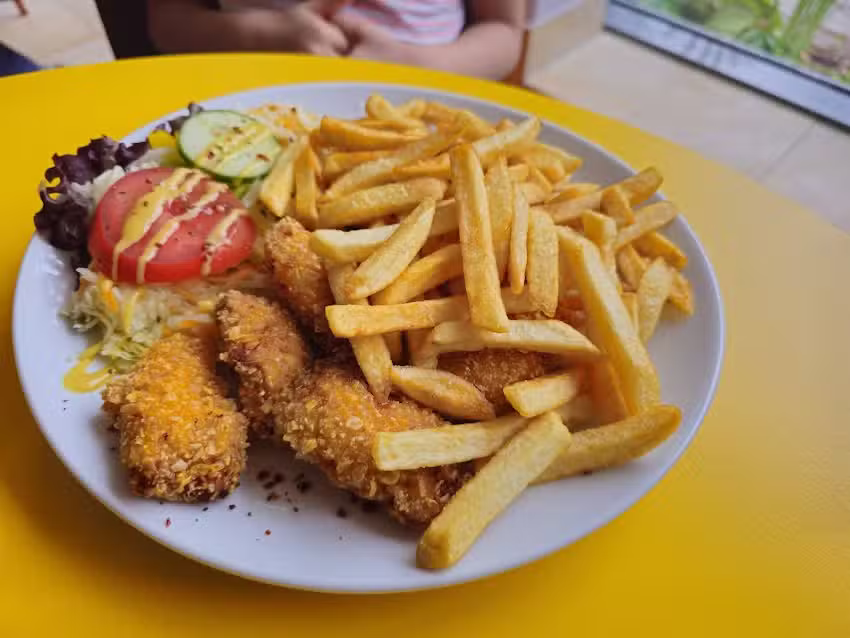 Gastst&auml;tte im Georg-Arnhold-Bad