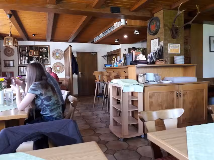 Gastst&auml;tte Pension zum gr&uuml;nen Wald