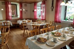 Gaststätte Zum Löwen – Bernhard Zeh