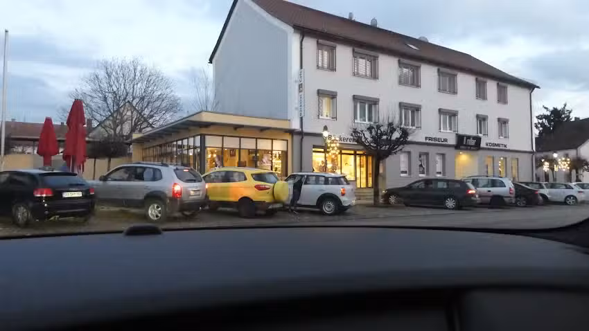G&auml;ubodenb&auml;cker Hahn Caf&eacute; Wallersdorf