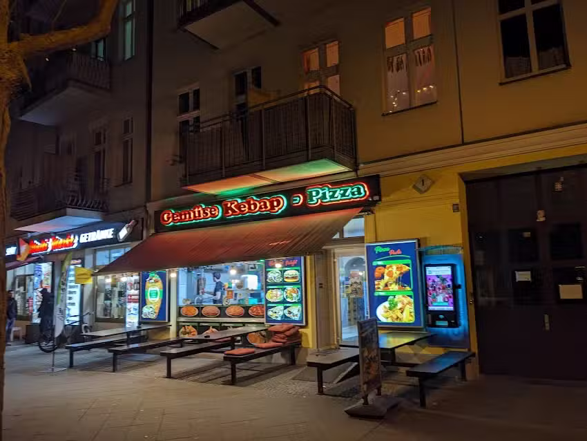 Gem&uuml;se Kebap Pizza