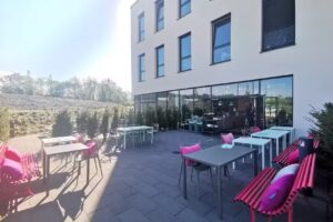 georgs &ndash; Caf&eacute;. Galerie. Bar.