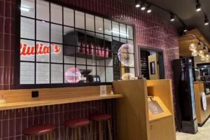 Giulia Pizza & [A] MORE